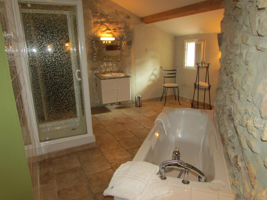 La Bastide Des Senteurs Hotel Saint-Victor-de-Malcap Kamer foto
